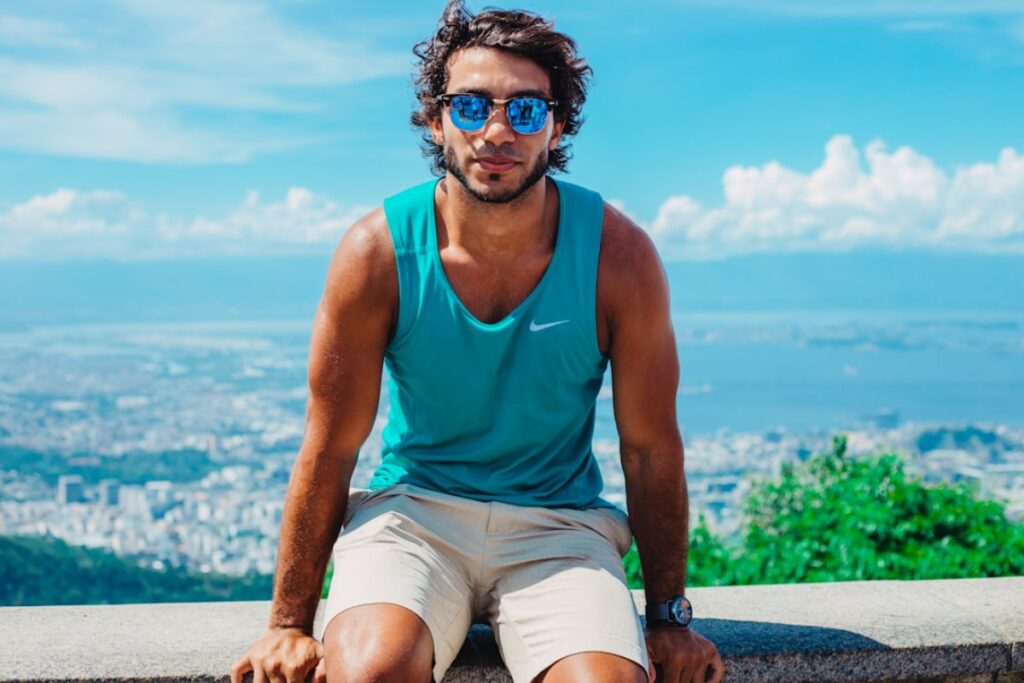 Titelbild zu „Modetrends für Herren-Sommerlooks 2024“